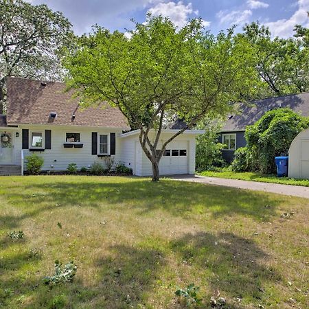 Cozy Plymouth Cottage With Medicine Lake View! Minneapolis Exterior photo